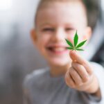 Klinikai vizsgálat: Az orvosi kannabisz enyhíti az autista gyermekek tüneteit